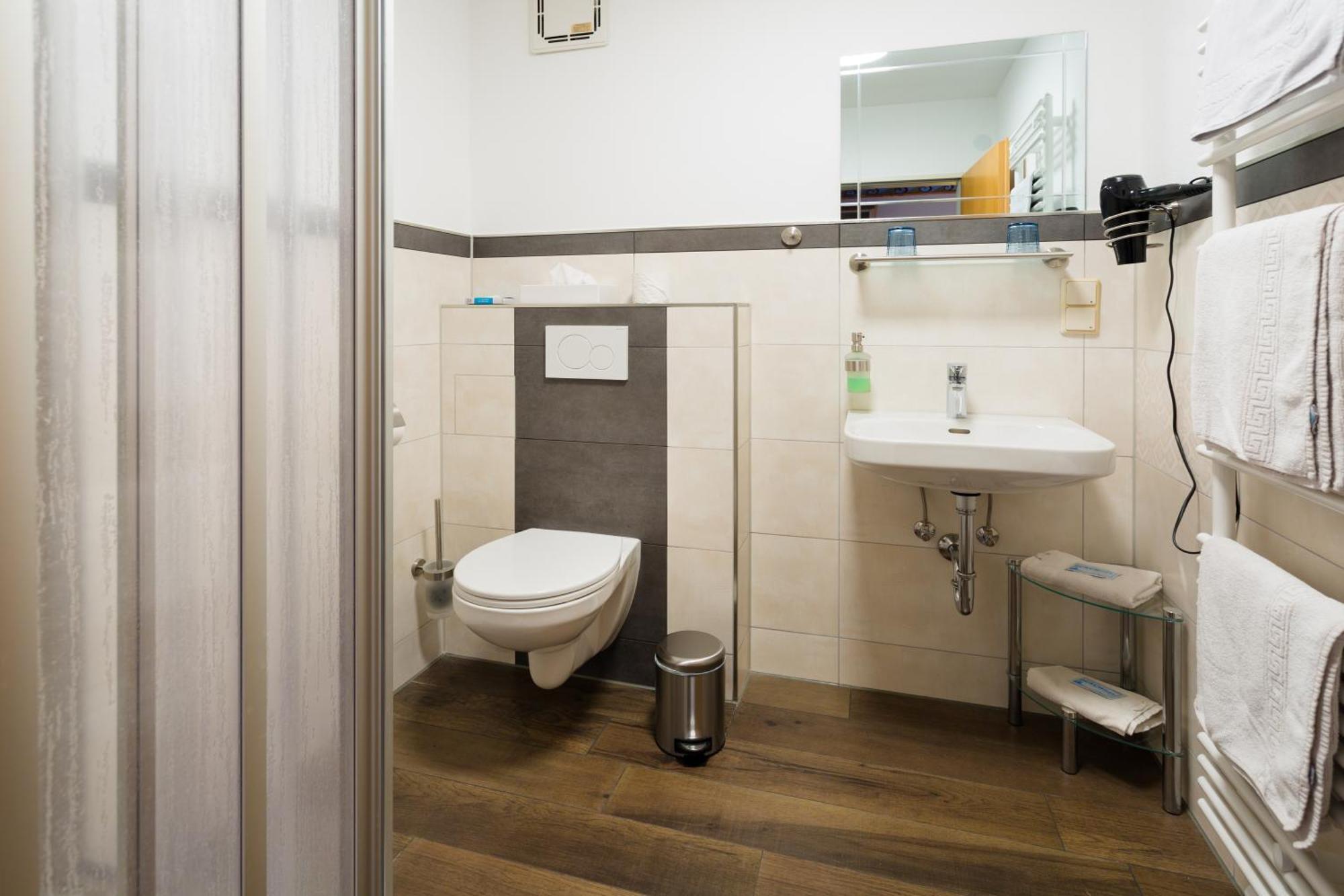 Hotel & Ferienwohnungen Bohlenblick Saalfeld Saale Zewnętrze zdjęcie